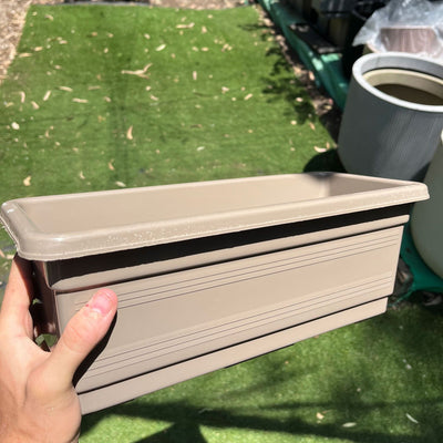 אדנית פלסטיק איכותית 37x14x14