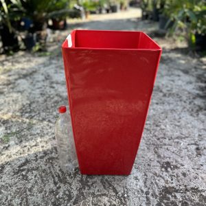 כד פלסטיק מרובע אדום מבריק גבוה קל משקל 61 ס״מ
